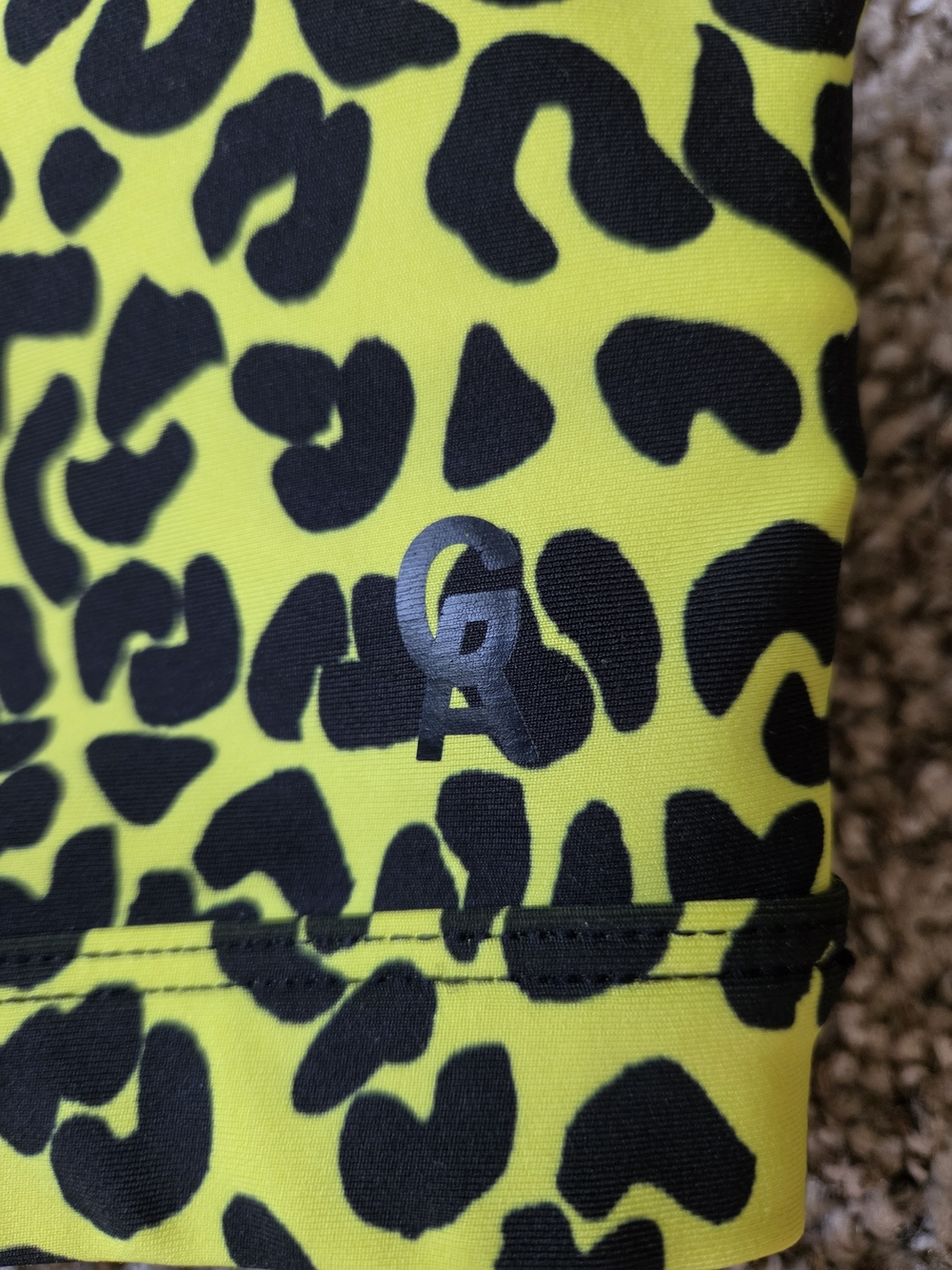 Good American Neon Leopard Workout Set - Picture 5 of 6